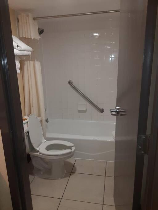 Beautiful One Bedroom Resort-Style Studio With Pool And Beach Access Ruskin Zewnętrze zdjęcie